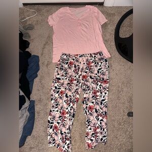 Liz Claiborne Pink Floral Women's Pajama Set